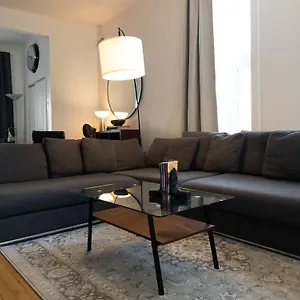 Perfect For Groups Big Livingroom 2 Backyard 3br Hébergement de vacances